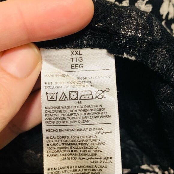 Old Navy Split Neck Boho Top Relaxed Floral Black and White peasant size xxl - Picture 3 of 9